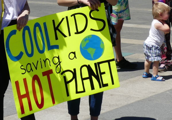 Coll kids saving a hot planet