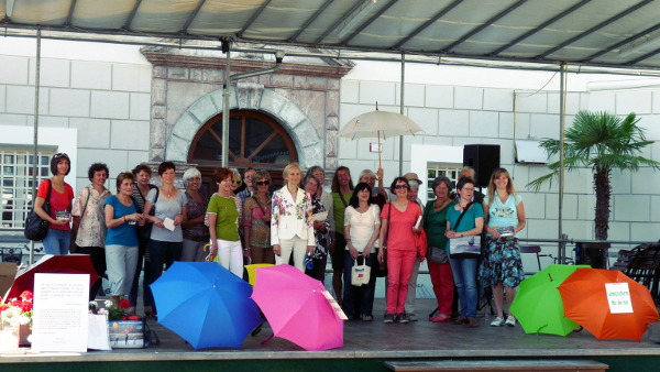 Iselfrauen auf dem Lienzer Hauptplatz